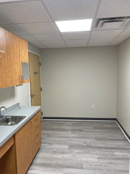 More Photos Of 101 Coolidge St, Hudson Medical For Lease