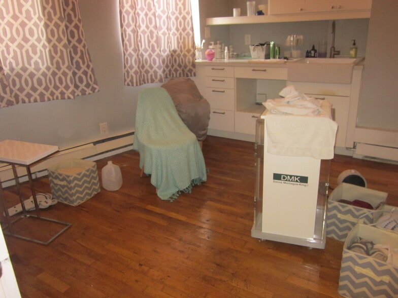 More Photos Of 102 S 6th St, Brooklyn Office For Lease