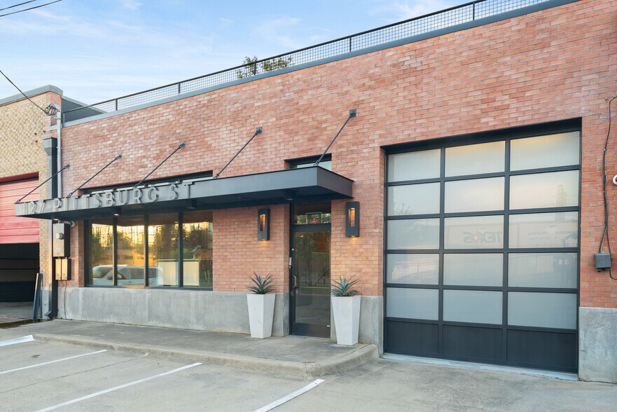 More Photos Of 127 Pittsburg St, Dallas Loft Creative Space For Lease