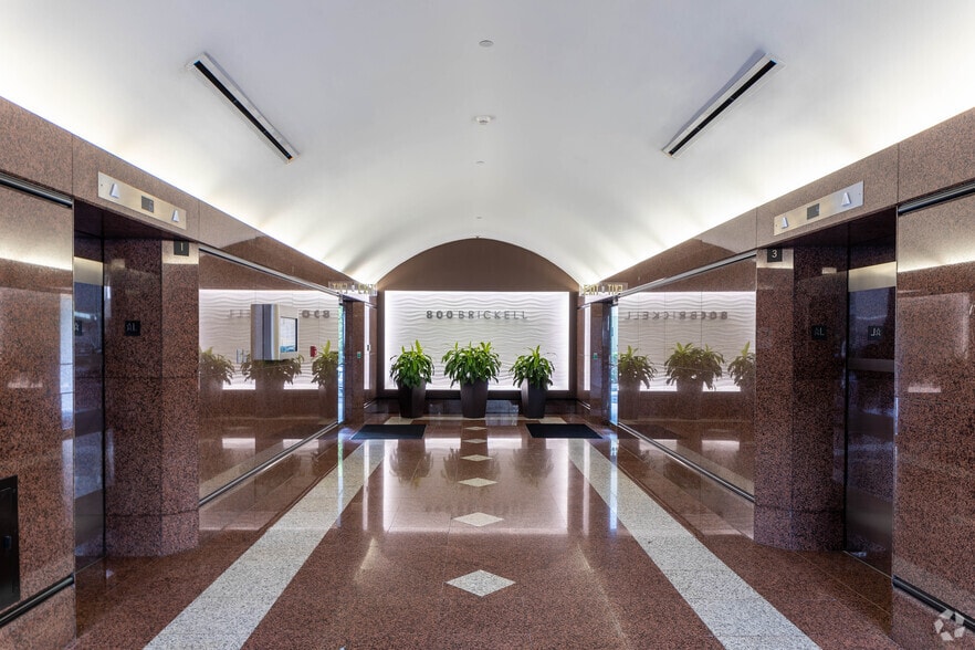 More Photos Of 800 Brickell Ave, Miami Office Residential For Lease