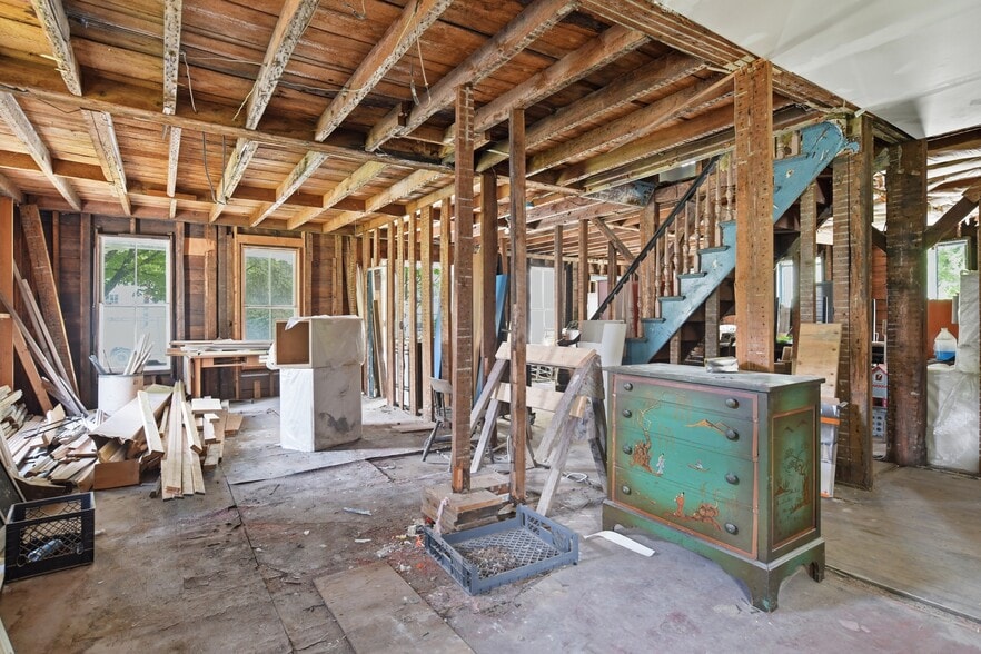 More Photos Of 20 Main St, Chester Storefront Retail Residential For Lease