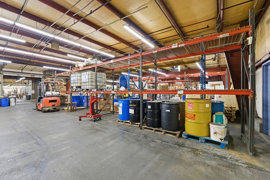 More Photos Of 198-202 Benton Dr, East Longmeadow Warehouse For Lease