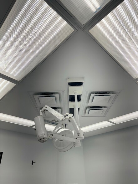 More Photos Of 130 9th St N, Naples Medical For Sale