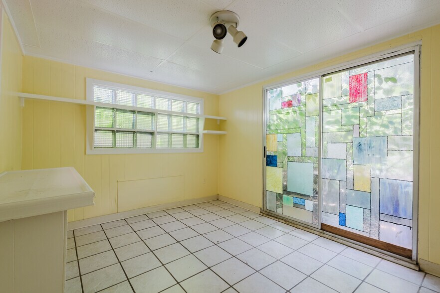 More Photos Of , Lexington Specialty For Sale