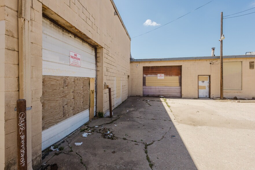 More Photos Of 470 N Seneca St, Wichita Warehouse For Sale