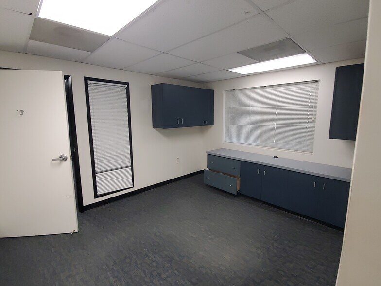 More Photos Of 1060 San Bernardino Rd, Upland Office For Sale