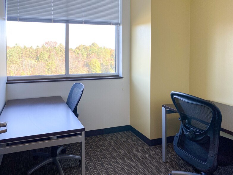 More Photos Of 603-690 Saint George Square Ct, Winston-Salem Coworking Space