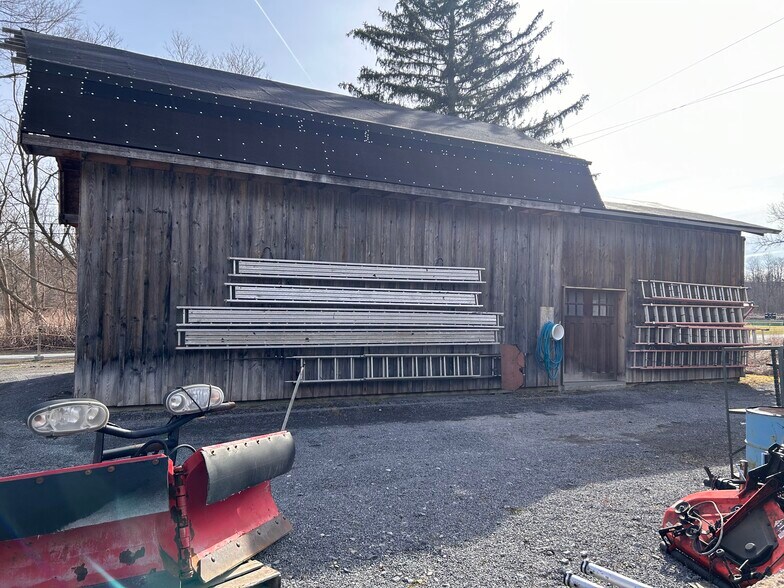 More Photos Of 2985 Mill Pl, Sauquoit Manufacturing For Sale