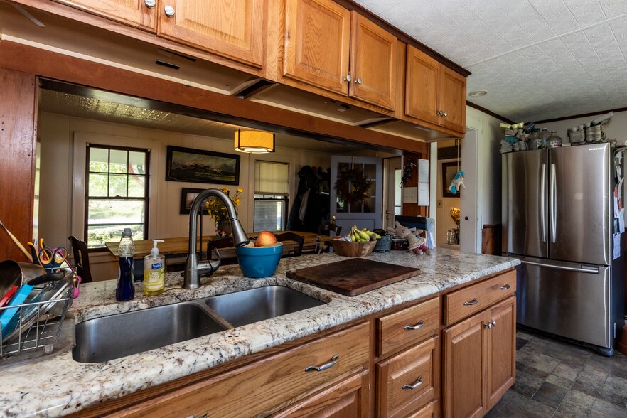 More Photos Of 4 Whitman Rd, Stephentown Sports And Entertainment For Sale