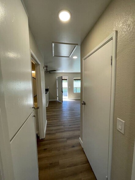 More Photos Of 836 Sinkler Way, Vista Apartments For Sale