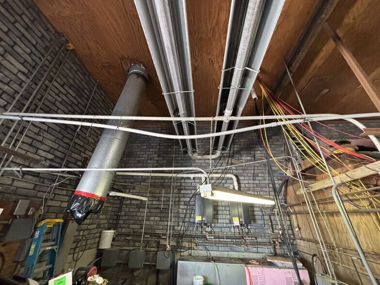 More Photos Of 3000 Hoover Dr, Trenton Specialty For Sale