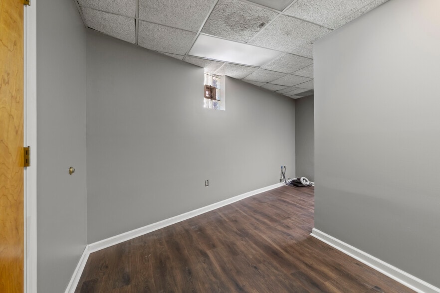 More Photos Of 101 Railroad Ave, Carnegie Warehouse For Sale