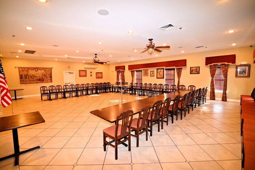 More Photos Of 15120 Washington St, Haymarket Restaurant For Sale
