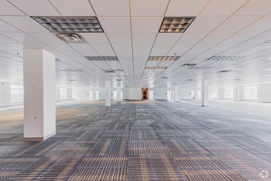 More Photos Of 120-140 E Kensinger Dr, Cranberry Township Office For Sale