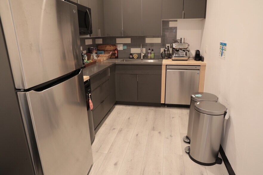 More Photos Of 2909 E 1st St, Los Angeles Office For Sale