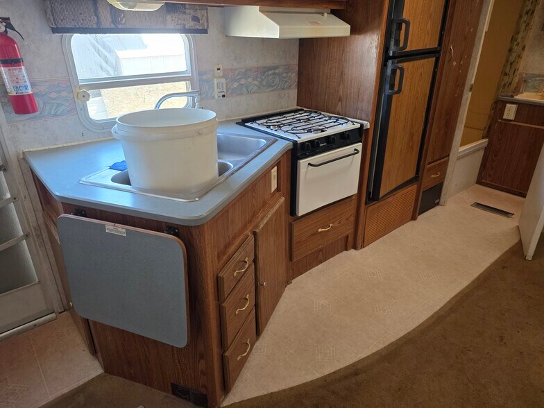 More Photos Of 566 Central Blvd, Quartzsite Freestanding For Sale