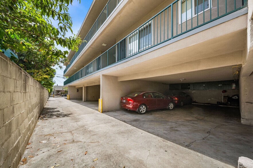 More Photos Of 5345 La Mirada Ave, Los Angeles Apartments For Sale