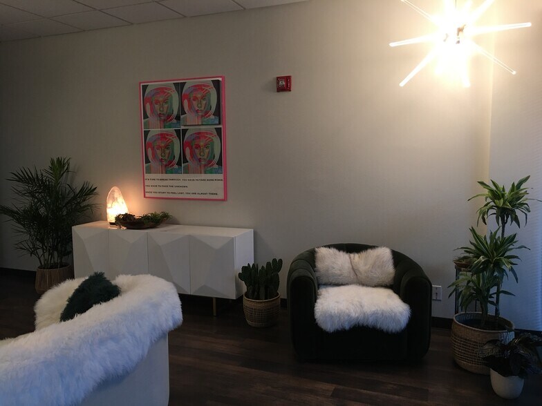 More Photos Of 14300 N Northsight Blvd, Scottsdale Office For Lease
