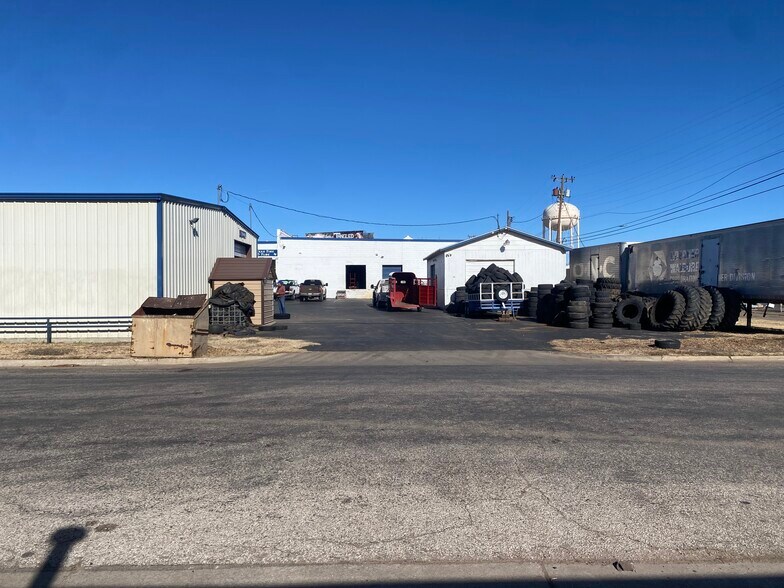 More Photos Of 3007 S Fillmore St, Amarillo Warehouse For Lease