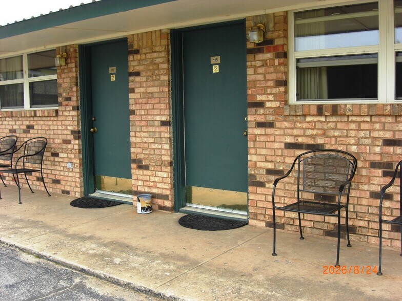 More Photos Of 1720 S Grand Ave, Cherokee Hotel For Sale