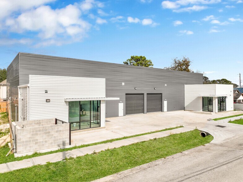 Primary Photo Of 9228 Kingsville St, Houston Warehouse For Lease