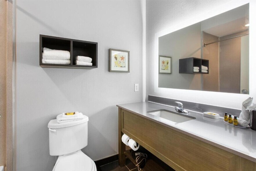 More Photos Of 13600 Hartman Ln, Walker Hotel For Sale