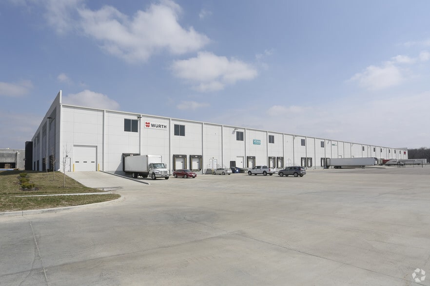 More Photos Of 9501 NE Parvin Rd, Kansas City Unknown For Lease