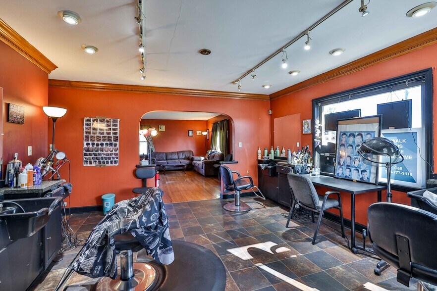 More Photos Of 8523 Cincinnati-Columbus Rd, West Chester Office For Sale