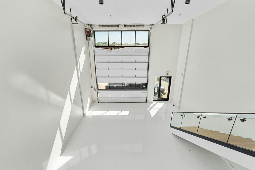 More Photos Of 8001 Circuit of the Americas Blvd, Del Valle Showroom For Sale