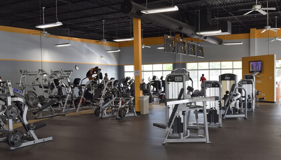 More Photos Of 3700 Arco Corporate Dr, Charlotte Office For Lease