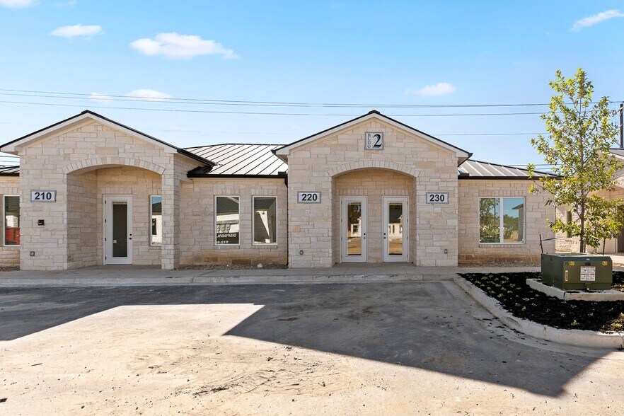 More Photos Of 3835 County Road 175, Round Rock Office For Sale