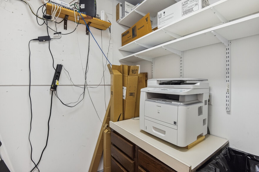 More Photos Of 10520 Warwick Ave, Fairfax Medical For Sale