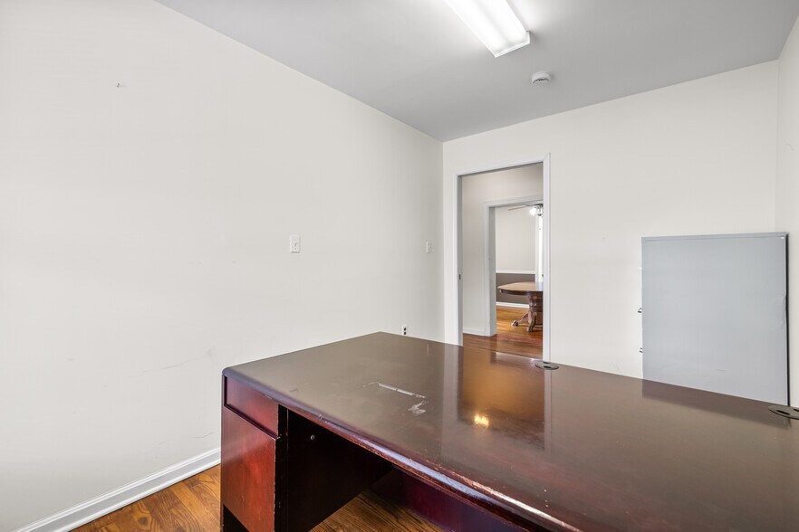 More Photos Of 410 Main St, Reisterstown Medical For Lease