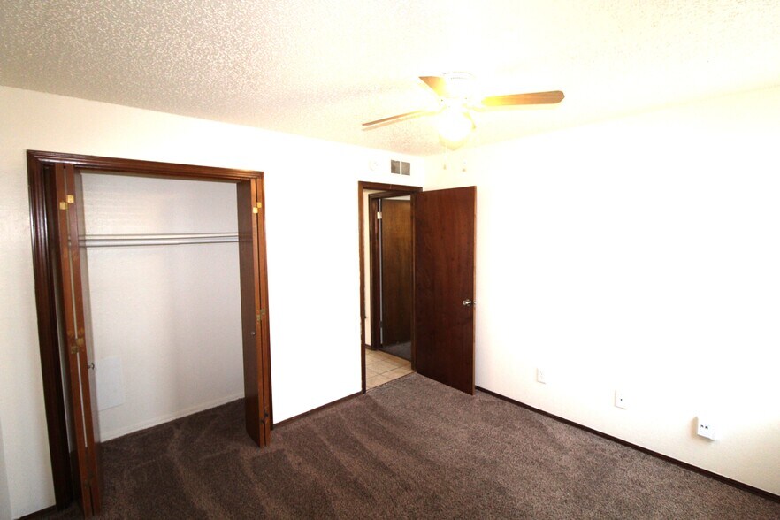 More Photos Of 1311 Glen Oaks Ct, Norman Apartments For Sale