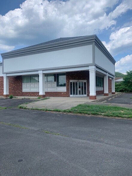 More Photos Of 1099 E Broad St, Tamaqua Storefront Retail Office For Sale