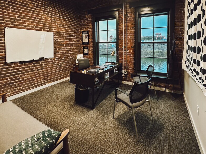 More Photos Of 144 2nd Ave N, Nashville General Retail For Lease