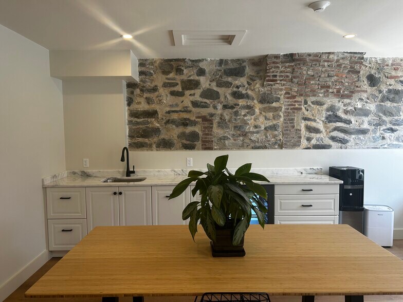 More Photos Of 320 S Main St, Providence Loft Creative Space For Lease