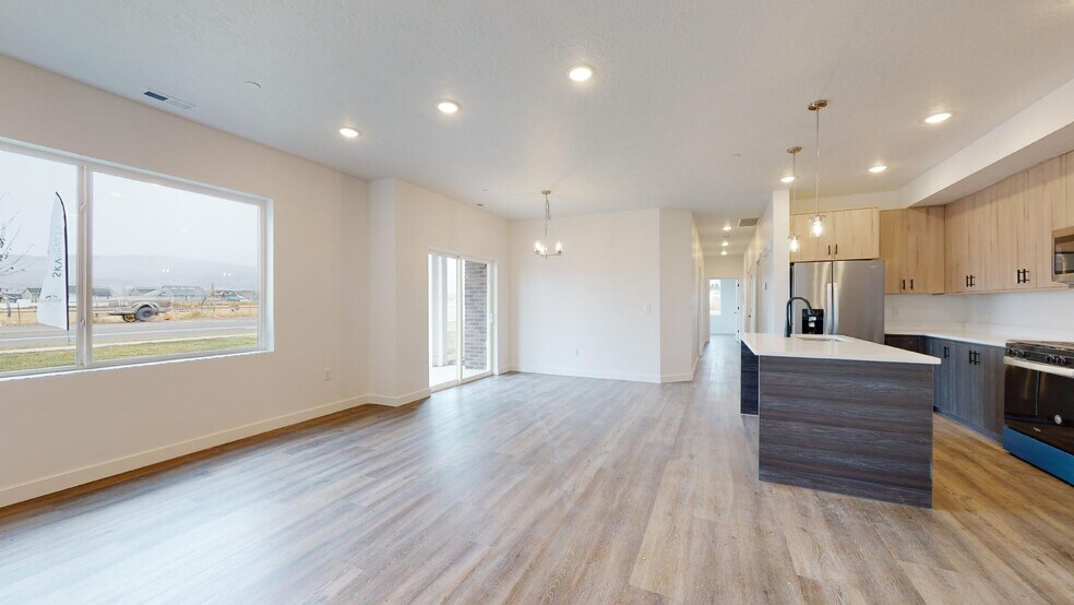 More Photos Of 1378 S Sawmill Blvd, Heber City Apartments For Sale