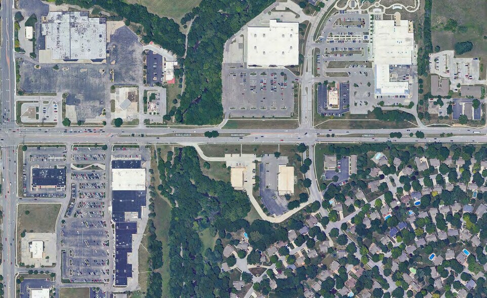 More Photos Of 16175 W 135th St, Olathe Freestanding For Sale