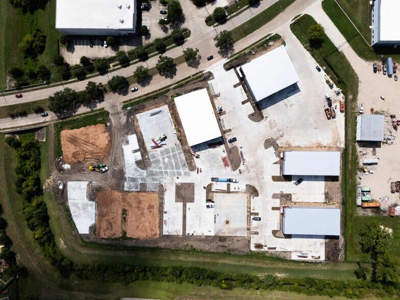 More Photos Of 13620 S Gessner Rd, Missouri City Warehouse For Lease