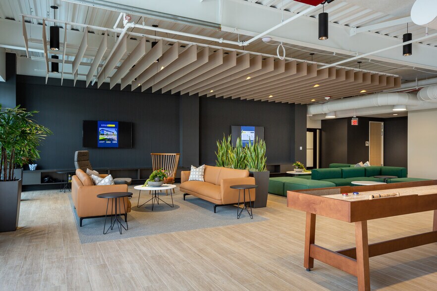More Photos Of 12645 Olive Blvd, Creve Coeur Coworking Space