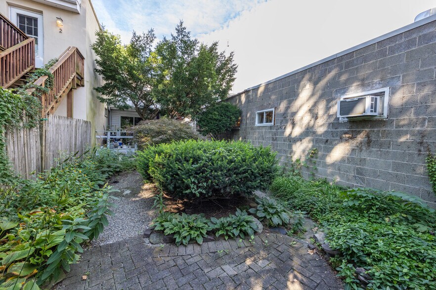 More Photos Of 20 N Union St, Lambertville Storefront Retail Residential For Sale
