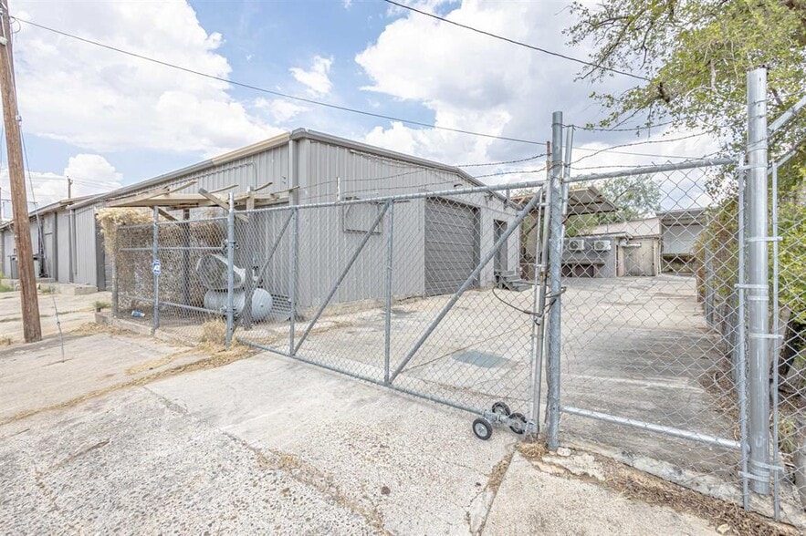 More Photos Of 603 N Loring Ave, Laredo General Retail For Lease