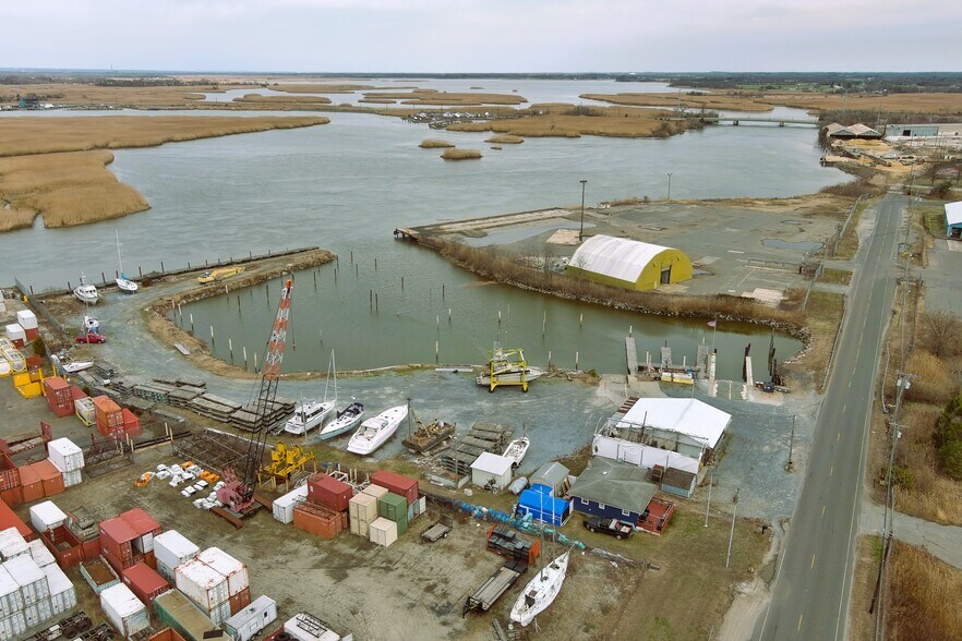 More Photos Of 108 Tilbury Rd, Salem Marina For Sale