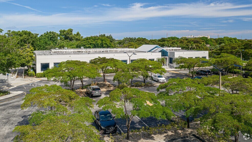 More Photos Of 6420 N Congress Ave, Boca Raton Office For Lease