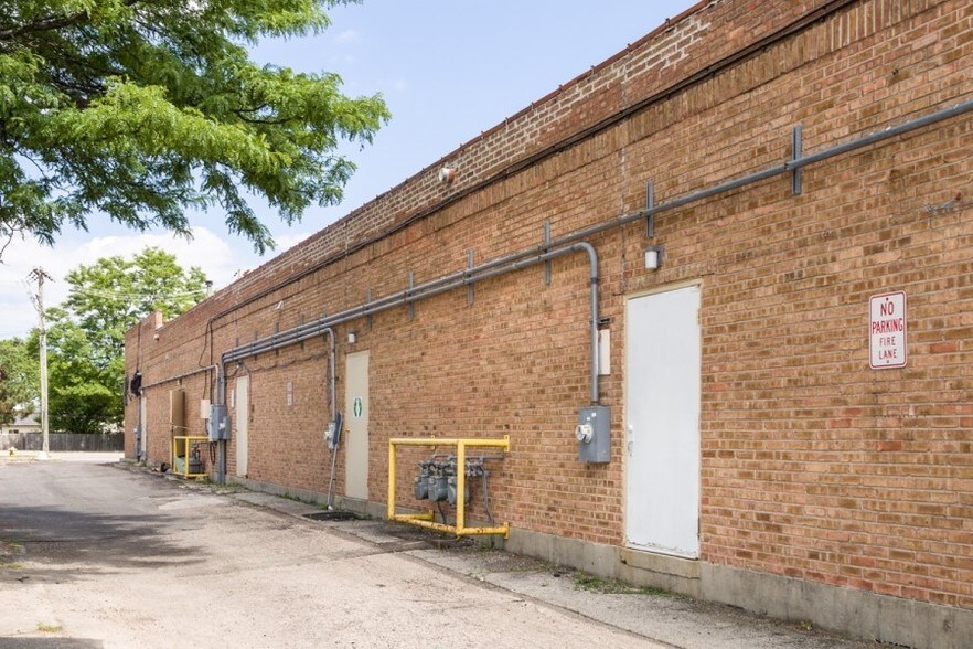 More Photos Of 1100-1190 S Elmhurst Rd, Mount Prospect Unknown For Lease
