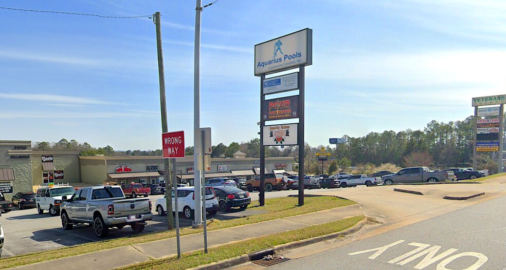 More Photos Of 5870 Veterans Pky, Columbus Unknown For Lease