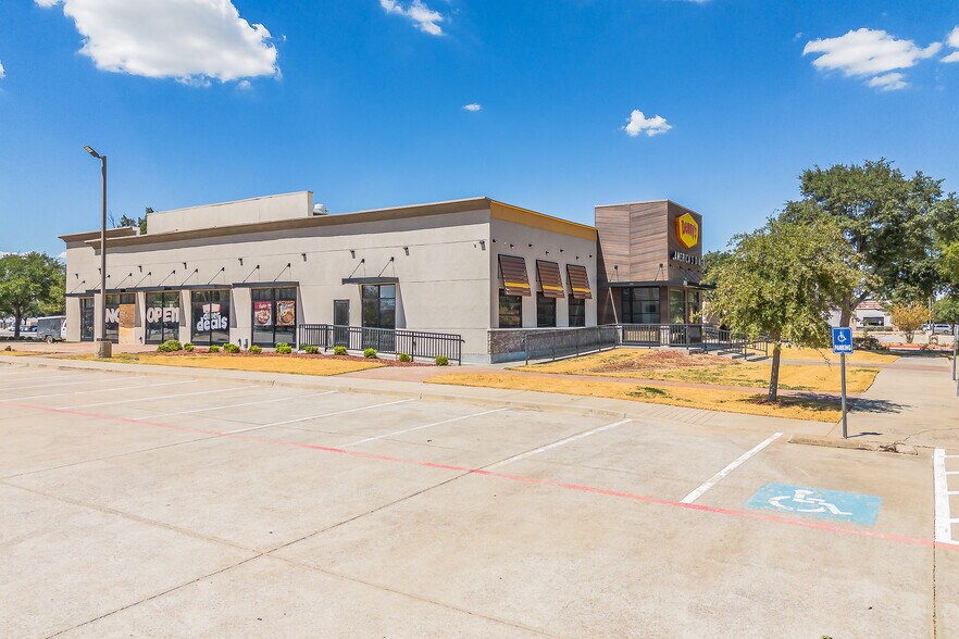 More Photos Of 2655 E Grapevine Mills Cir, Grapevine Restaurant For Sale