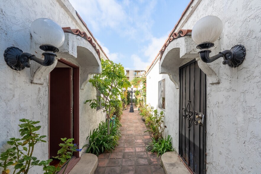 More Photos Of 1507-1509 14th St, Santa Monica Apartments For Sale