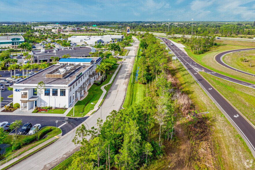 More Photos Of 10070 Daniels Interstate Ct, Fort Myers Office For Lease